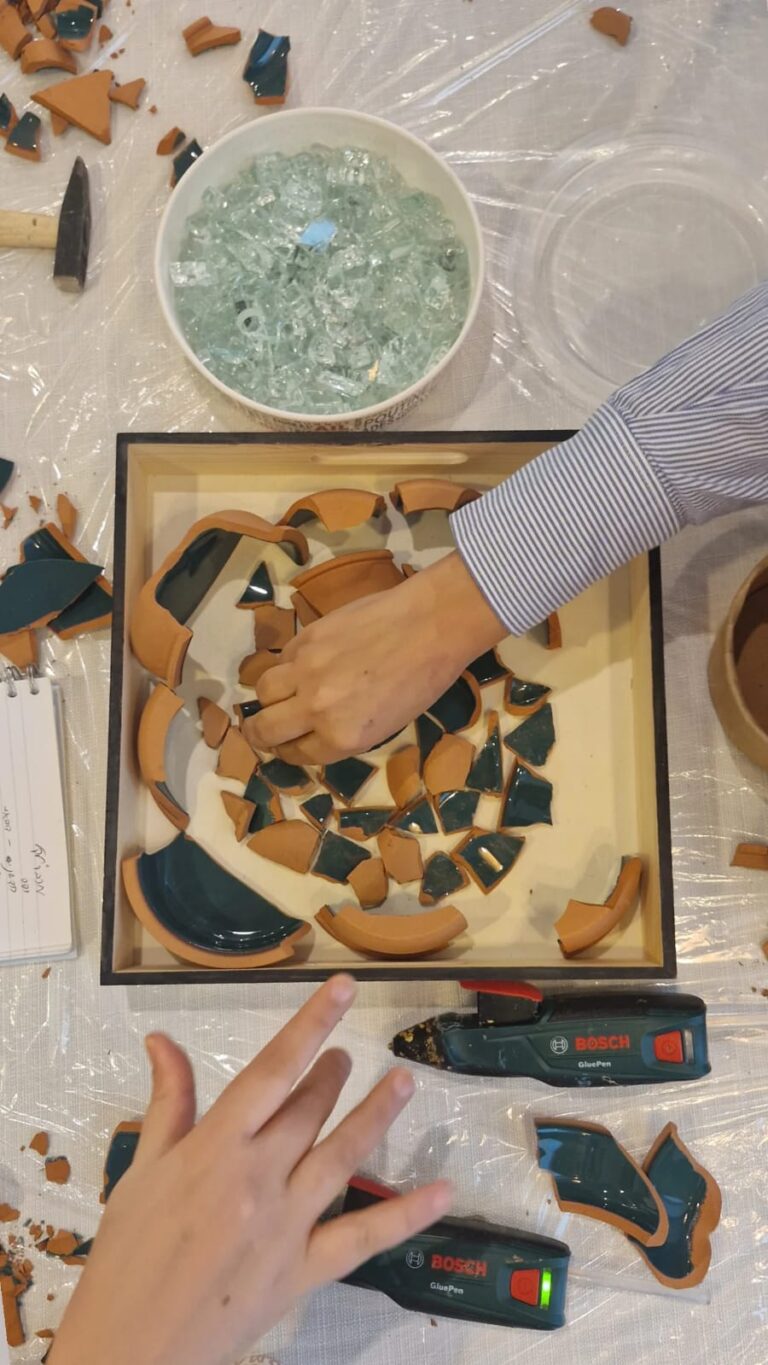 משתתפים בסדנא משבר לכלי